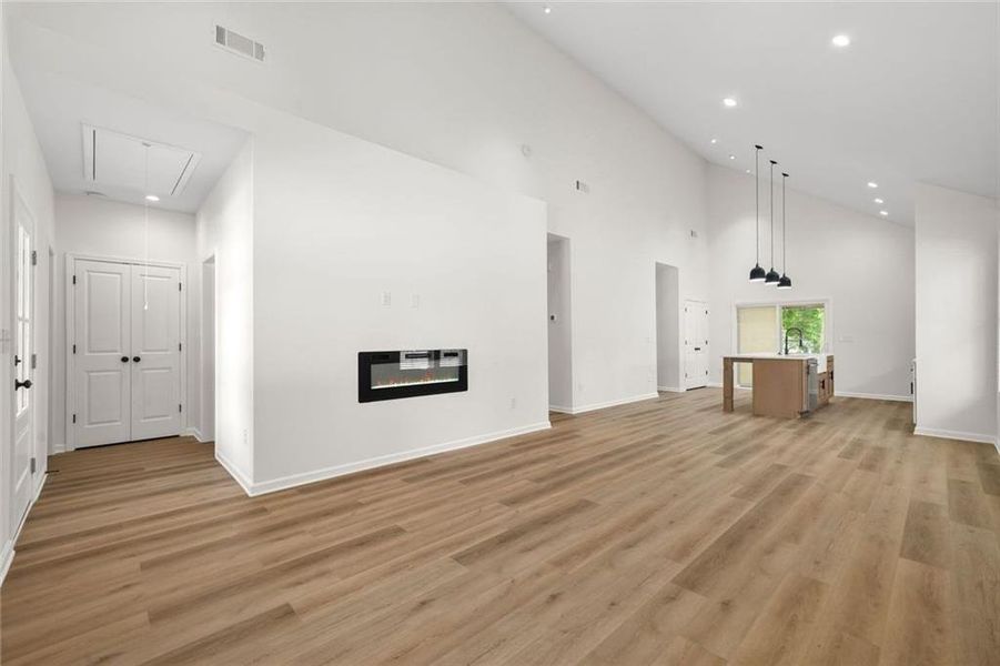 Spacious, unfurnished interior of a new home in , Atlanta (Image 19).