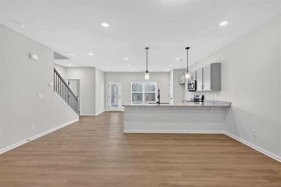 Spacious, unfurnished interior of a new home in Sanders Park, Austell (Image 29).