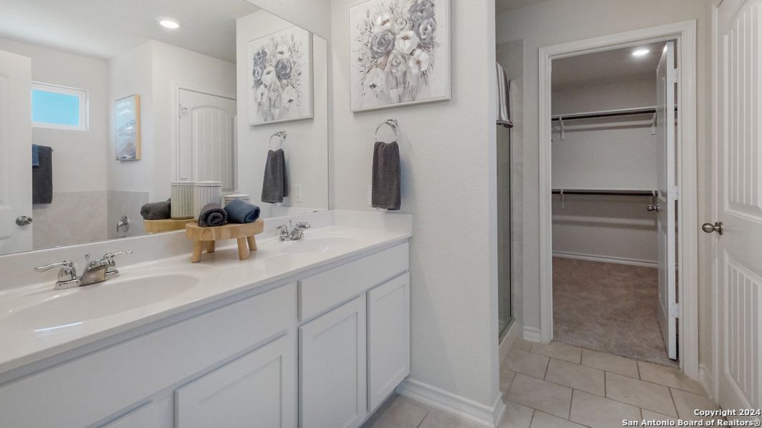 Furnished interior view inside a new home in Redbird Ranch, San Antonio (Image 16). Furnished interior view inside a new home in Redbird Ranch, San Antonio (Image 16).