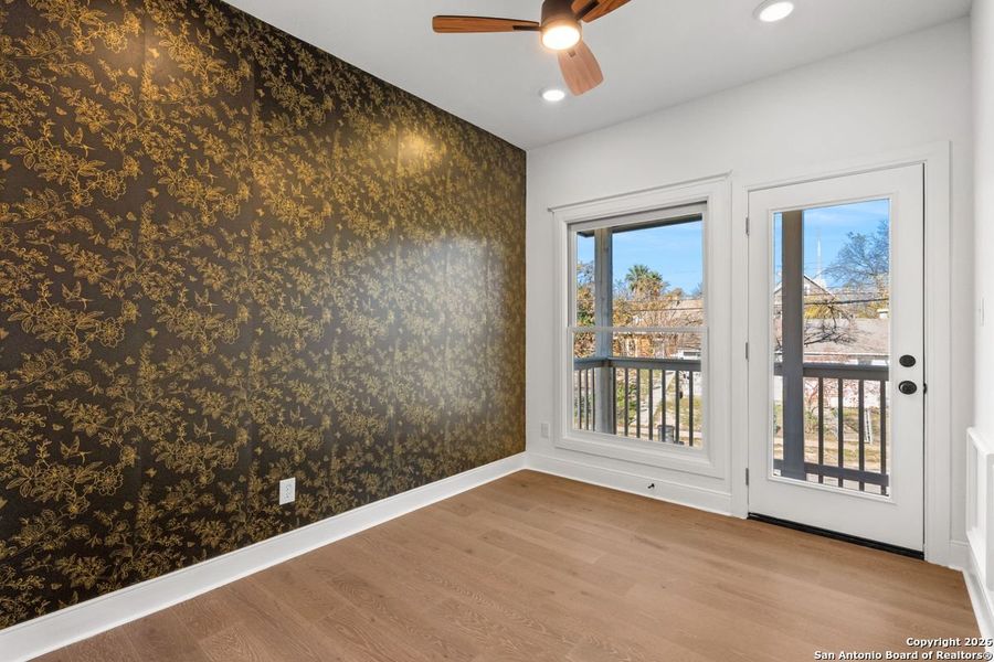 Spacious, unfurnished interior of a new home in , San Antonio (Image 15).