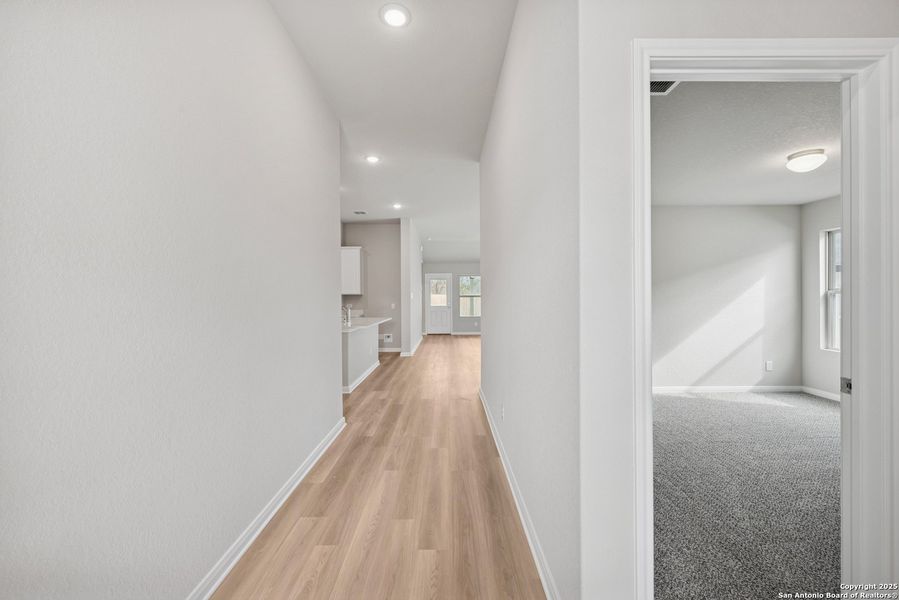 Spacious, unfurnished interior of a new home in Greenspoint Heights, Seguin (Image 17).