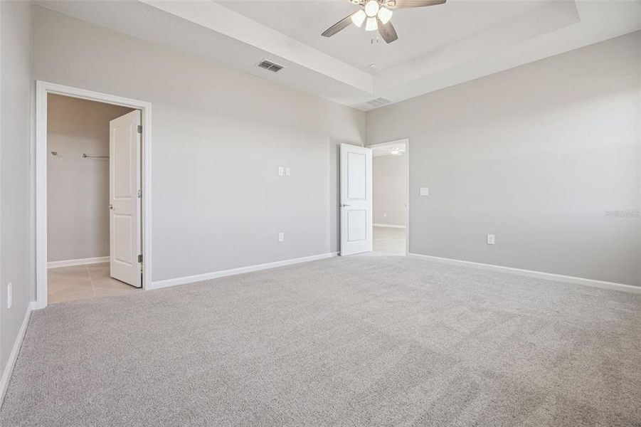 Spacious, unfurnished interior of a new home in Wellness Ridge, Clermont (Image 26).