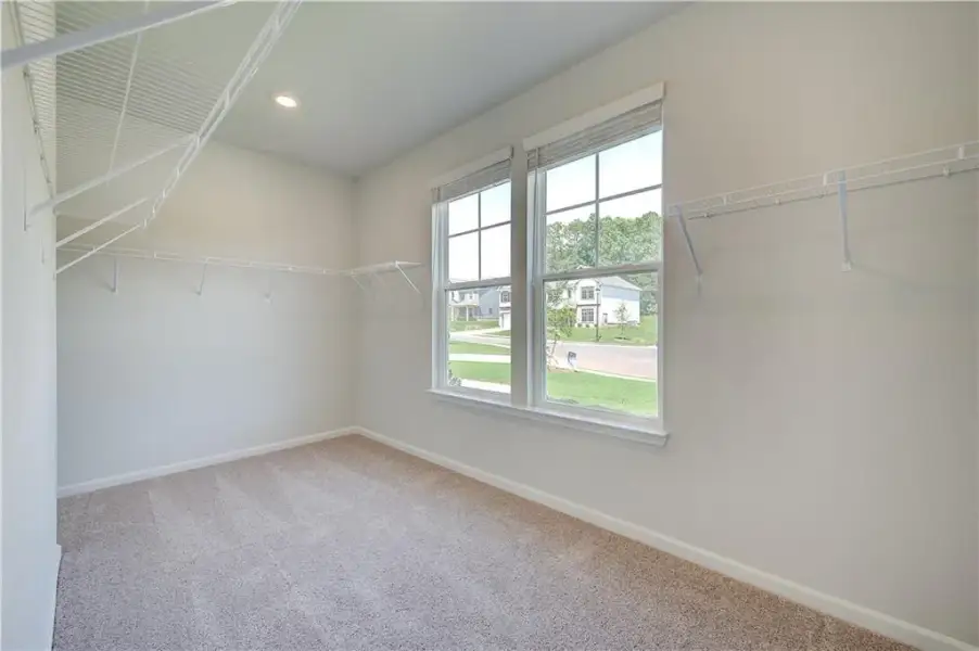Spacious, unfurnished interior of a new home in Grandview at Millers Mill, Stockbridge (Image 25).