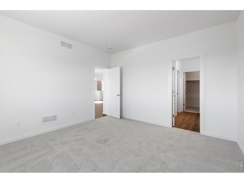 Spacious, unfurnished interior of a new home in Granary, Johnstown (Image 22).