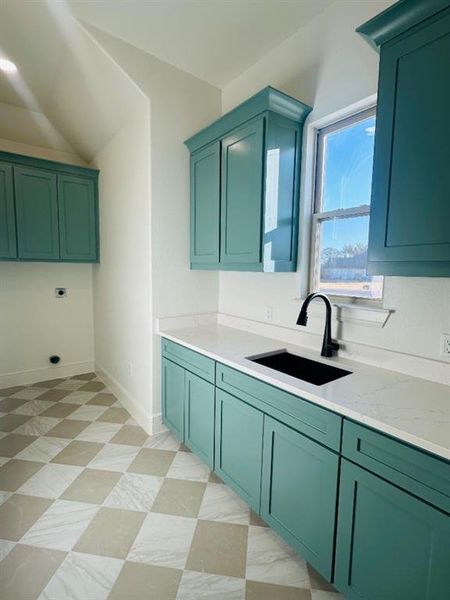 Furnished interior view inside a new home in , Weatherford (Image 8).