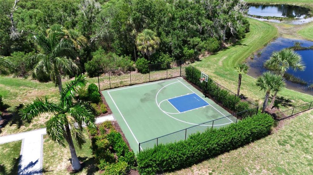 Community amenities in , Nokomis (Image 54).