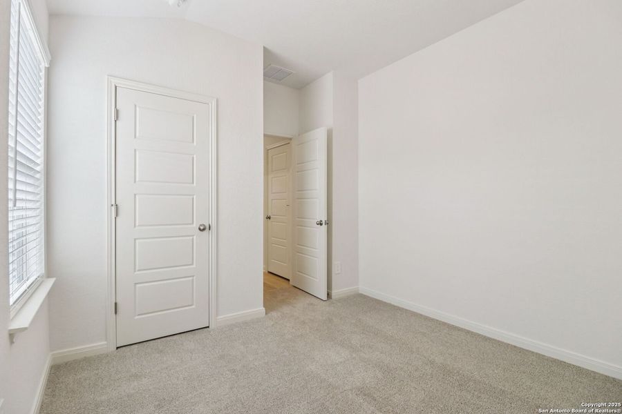 Spacious, unfurnished interior of a new home in Remington Ranch, San Antonio (Image 17). Spacious, unfurnished interior of a new home in Remington Ranch, San Antonio (Image 17).