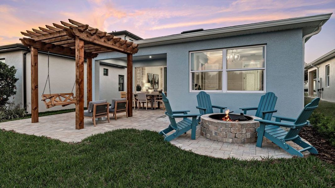 Lanai & Backyard