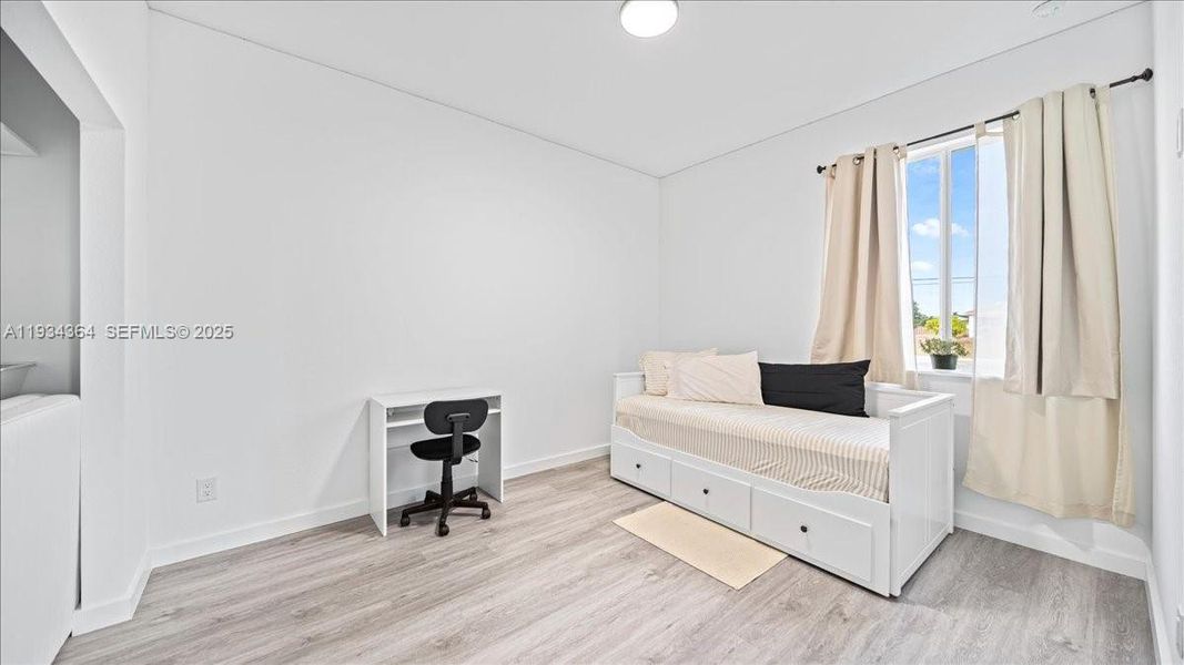 Furnished interior view inside a new home in , Cape Coral (Image 7).