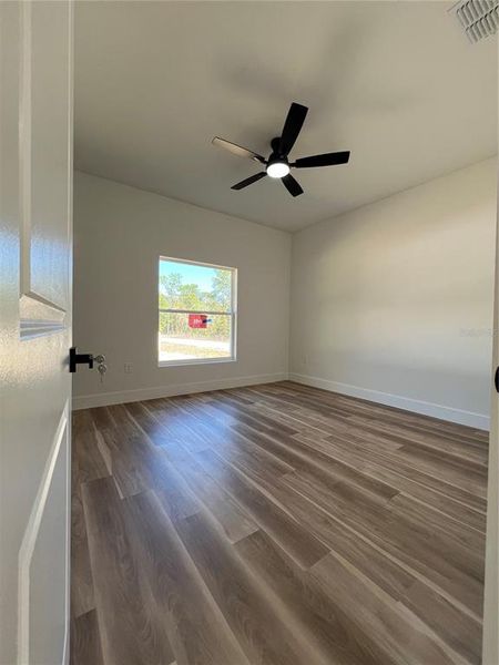 Spacious, unfurnished interior of a new home in , Ocala (Image 13).