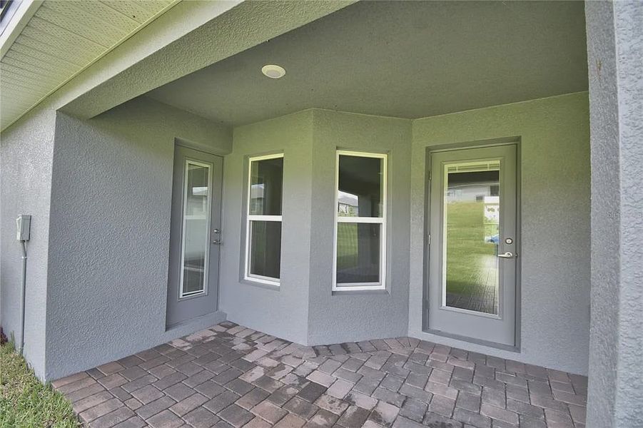 Exterior details and patio area of a home in Lake Juliana Estates, Auburndale (Image 22).