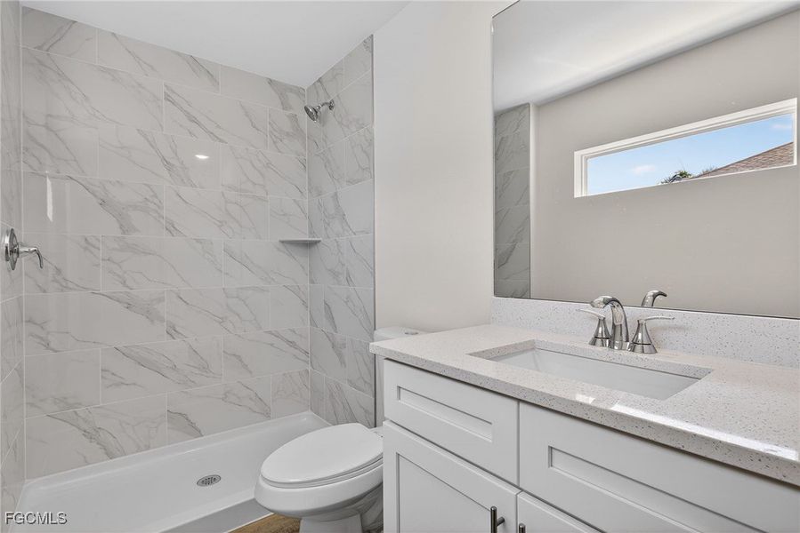 Furnished interior view inside a new home in Cape Coral, Cape Coral (Image 14).