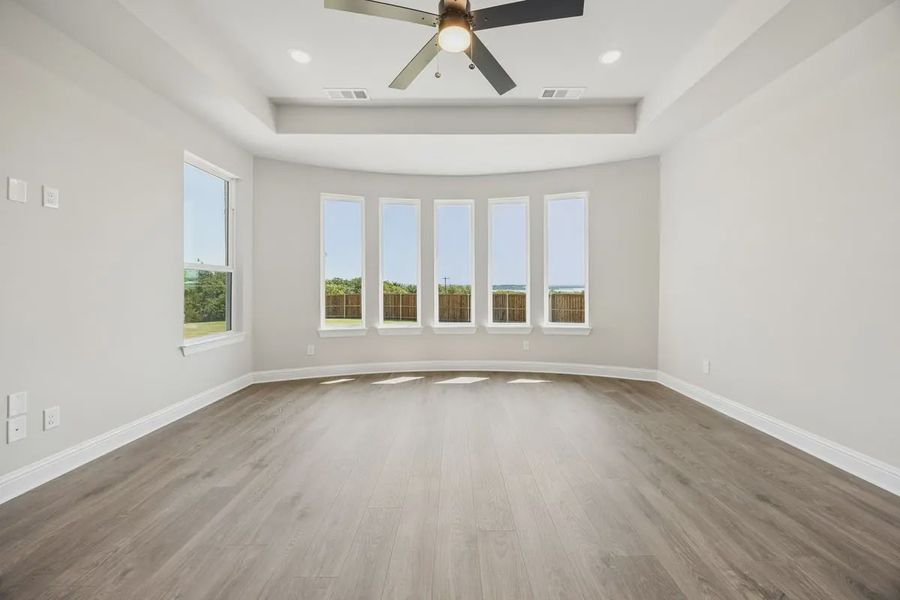 Spacious, unfurnished interior of a new home in Lakeview Heights, Azle (Image 23).
