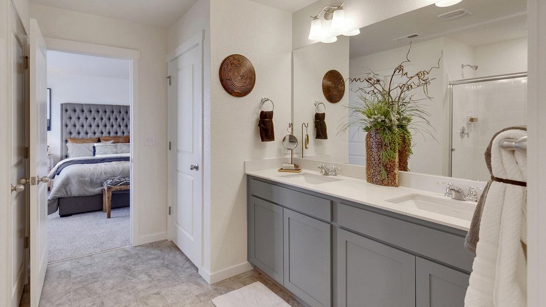 Representative furnished interior of a home built from the Holcombe by D.R. Horton in Settlers Crossing, Commerce City (Image 16).