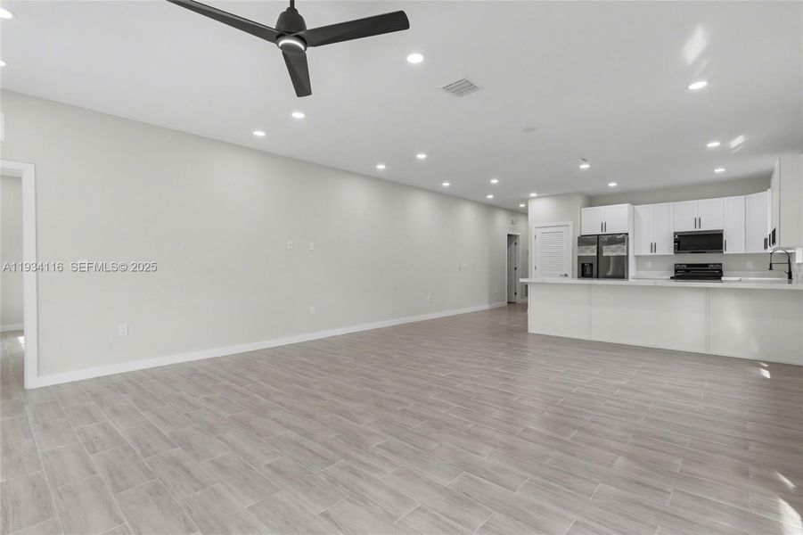 Spacious, unfurnished interior of a new home in , Dania Beach (Image 30). Spacious, unfurnished interior of a new home in , Dania Beach (Image 30).