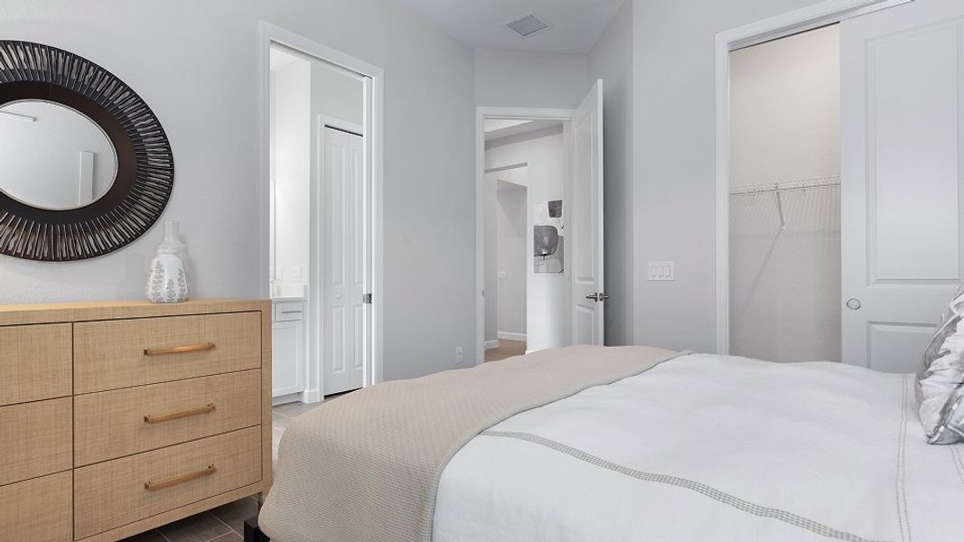 2799 Westwind II Bed2 2of2 Base2