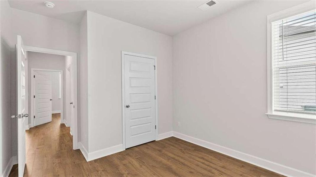 Spacious, unfurnished interior of a new home in Kingston Ranch at Lake Oconee, Buckhead (Image 28).