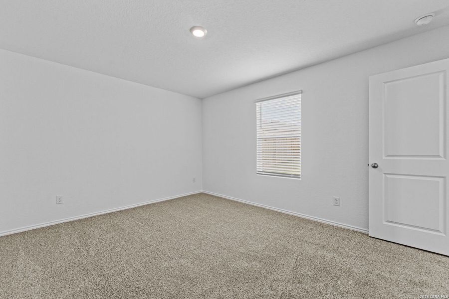 Spacious, unfurnished interior of a new home in Applewood, San Antonio (Image 22).