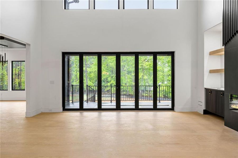 Spacious, unfurnished interior of a new home in , Alpharetta (Image 51).