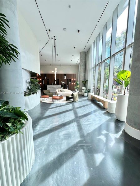 Community amenities in , Miami (Image 30).