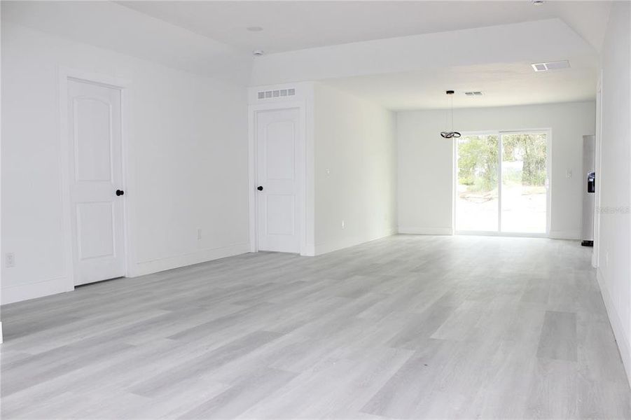 Spacious, unfurnished interior of a new home in , Spring Hill (Image 19).
