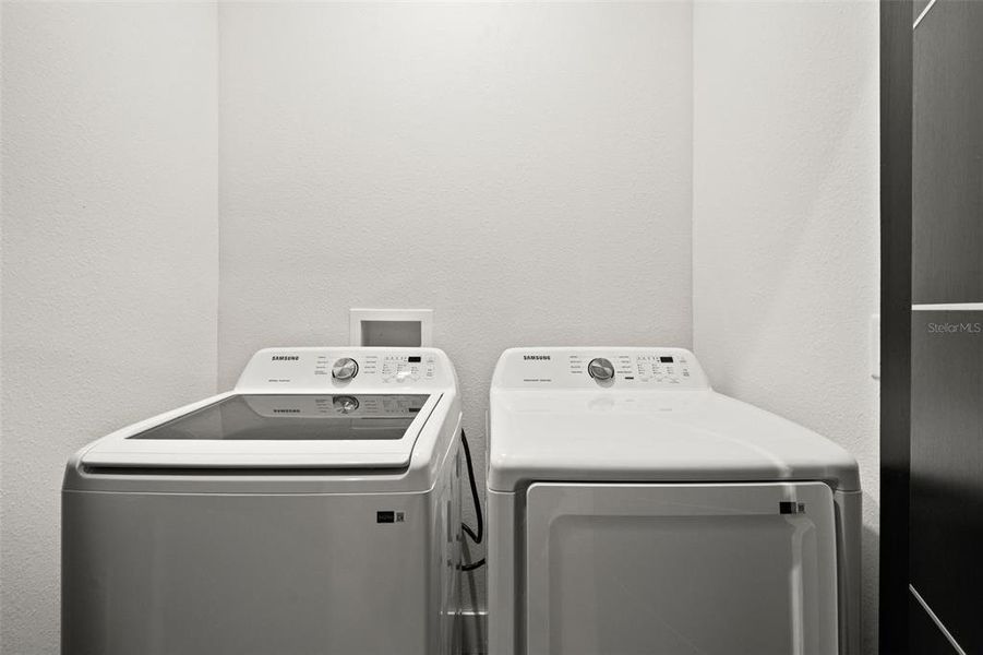 Close-up of interior finishes inside a home in , Dunnellon (Image 21).