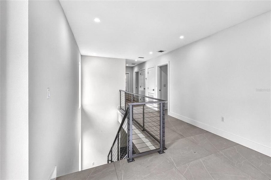 Spacious, unfurnished interior of a new home in , Sarasota (Image 66).