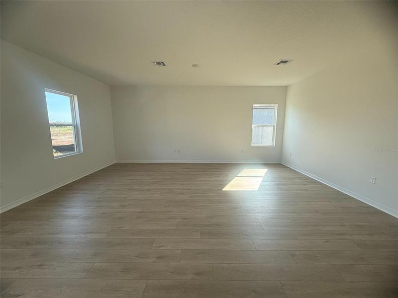 Spacious, unfurnished interior of a new home in Tyson Reserve, St. Cloud (Image 18). Spacious, unfurnished interior of a new home in Tyson Reserve, St. Cloud (Image 18).