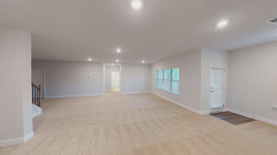 Spacious, unfurnished interior of a new home in Oakview Estates, Macon (Image 13).
