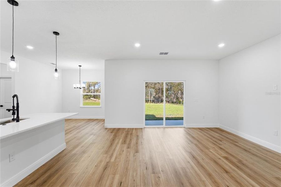 Spacious, unfurnished interior of a new home in , Ocala (Image 20).