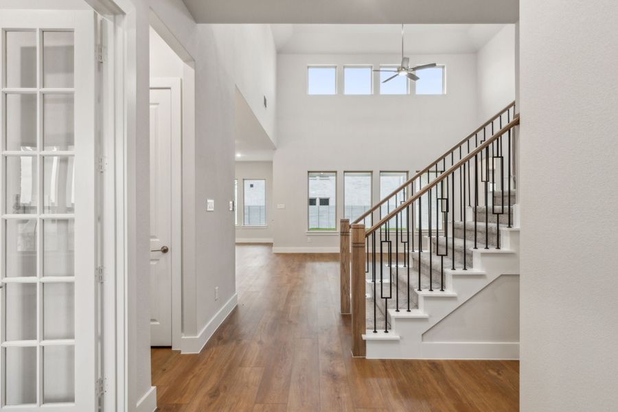 Spacious, unfurnished interior of a new home in Painted Tree Lakeside, McKinney (Image 21). Spacious, unfurnished interior of a new home in Painted Tree Lakeside, McKinney (Image 21).