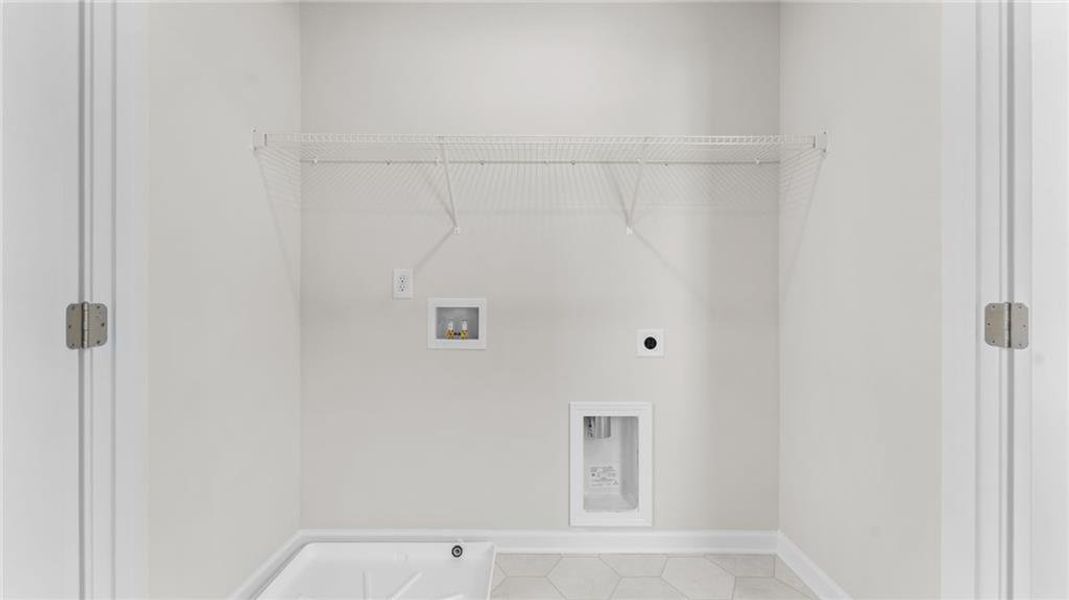 Spacious, unfurnished interior of a new home in Magnolia Trace, Flowery Branch (Image 14).