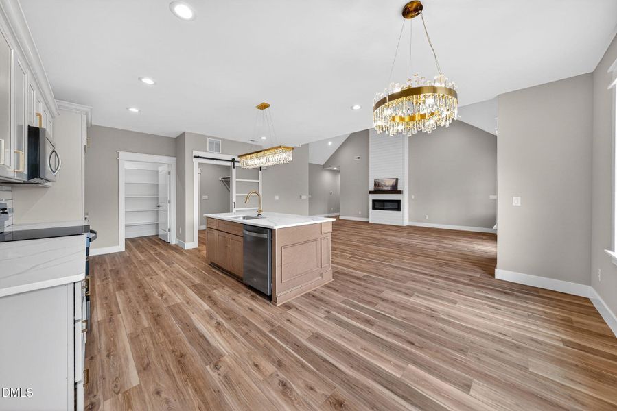 36-web-or-mls-62 Ponchartrain-70