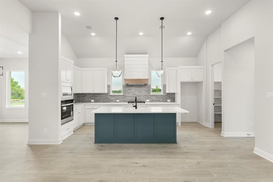 09. 9304 Blooming Ivy - Kitchen 09. 9304 Blooming Ivy - Kitchen