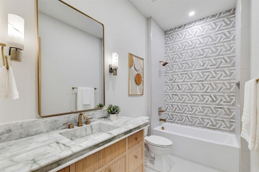 Furnished interior view inside a new home in , Dallas (Image 24).