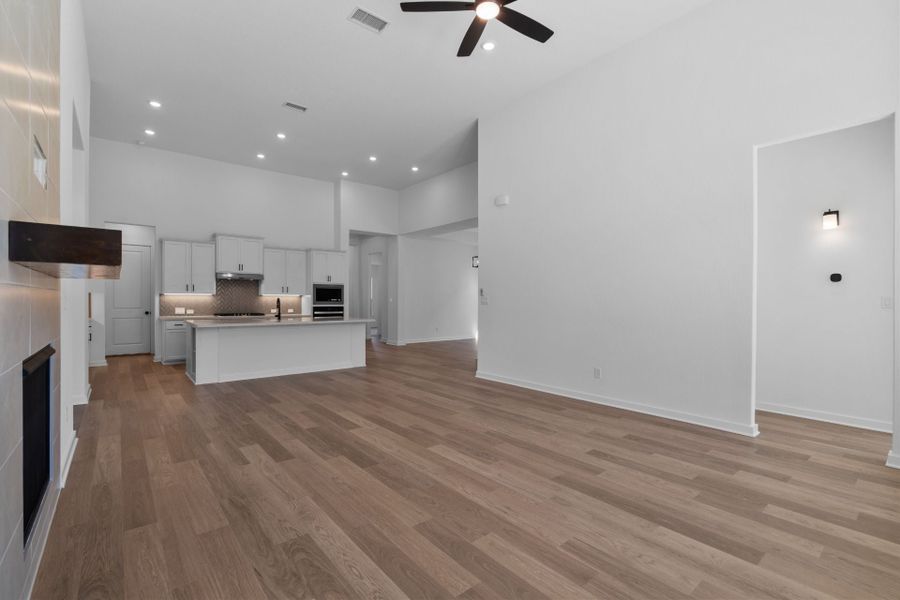 2,879sf New Home in Liberty Hill, TX.  - Slide 15