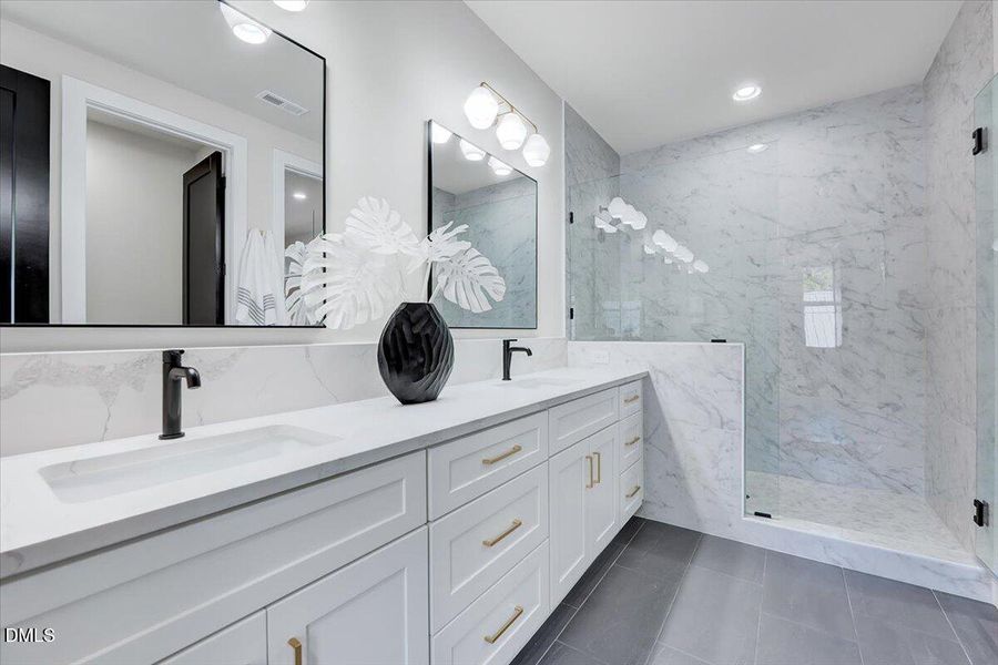 33-730 Hopkins St-33