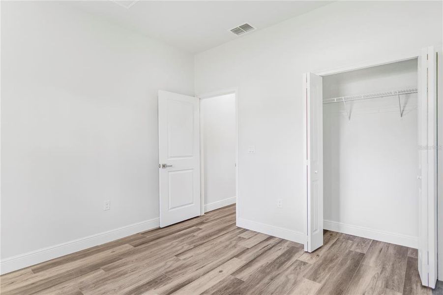 Spacious, unfurnished interior of a new home in , Ocala (Image 33).