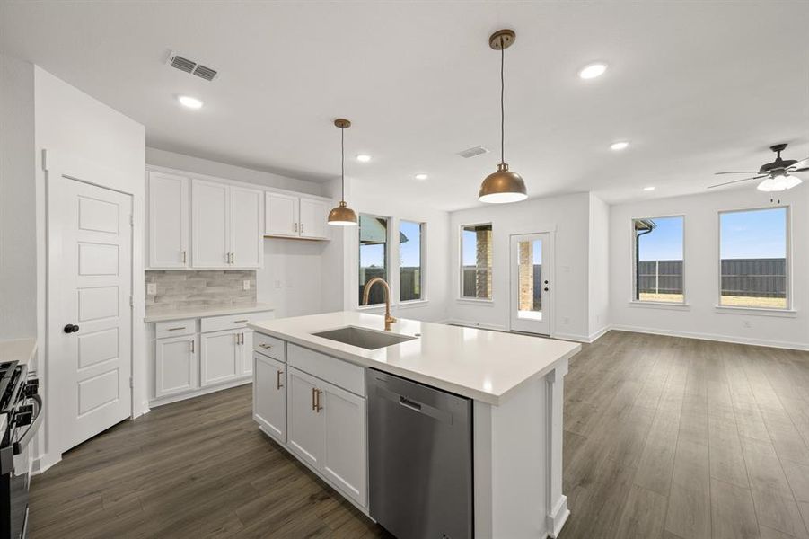 3309 Red Bud Flower- Kitchen-5