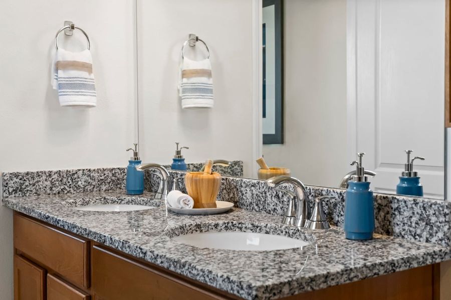 Representative interior finishes for a home built from the 1360 Modeled by KB Home in Vida Costera, Texas City (Image 8). Representative interior finishes for a home built from the 1360 Modeled by KB Home in Vida Costera, Texas City (Image 8).