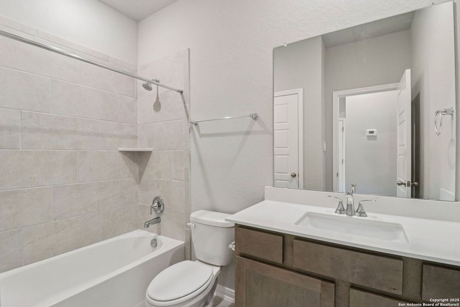 Image 40 of a home in Royal Crest. Image 40 of a home in Royal Crest.