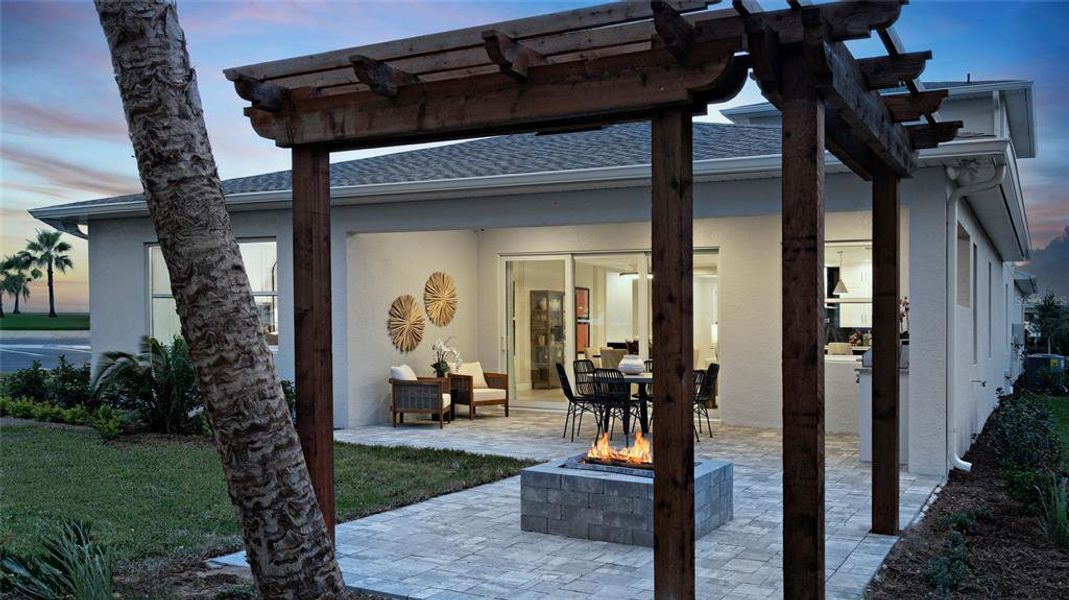 Model photo used for reference