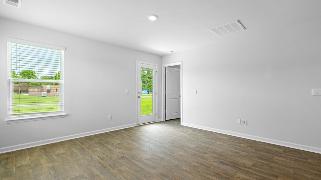 Spacious, unfurnished interior of a new home in Evergreen, Holly Hill (Image 22).