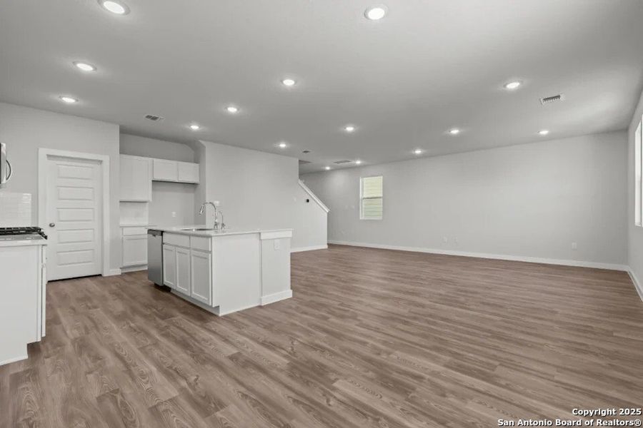 Spacious, unfurnished interior of a new home in Agave, San Antonio (Image 9). Spacious, unfurnished interior of a new home in Agave, San Antonio (Image 9).