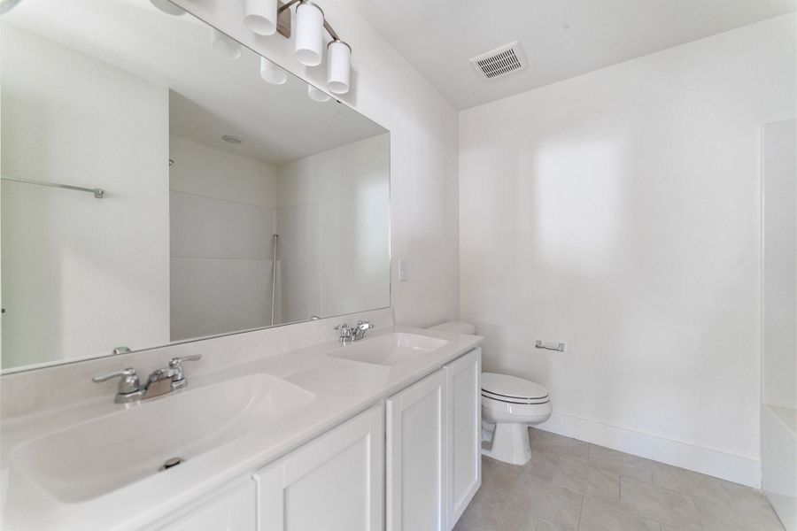 Furnished interior view inside a new home in Brush Creek, Fairview (Image 13).