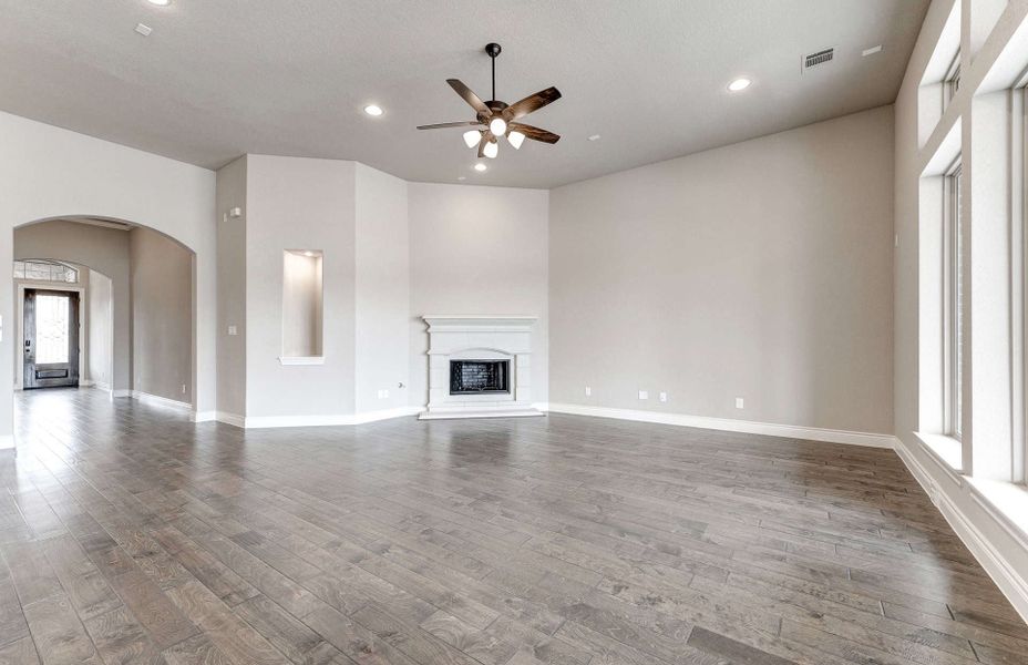 Spacious, unfurnished interior of a new home in Bridgeland 60′, Cypress (Image 26). Spacious, unfurnished interior of a new home in Bridgeland 60′, Cypress (Image 26).