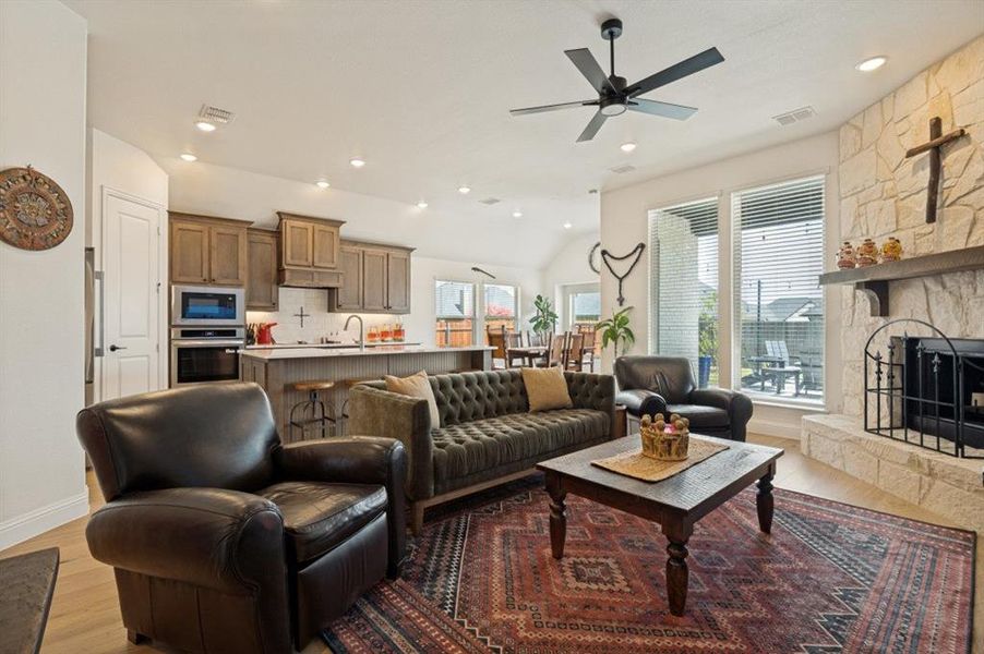 Furnished interior view inside a new home in , Waxahachie (Image 10).