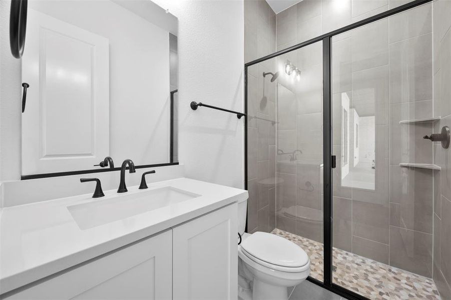 Furnished interior view inside a new home in , Waxahachie (Image 6).