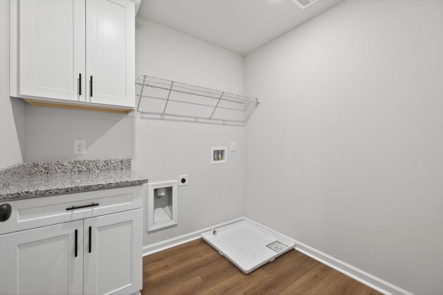 Spacious, unfurnished interior of a new home in , Commerce (Image 32).