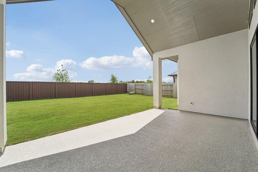 Exterior details and patio area of a home in Del Bello Lakes 60', Manvel (Image 28).